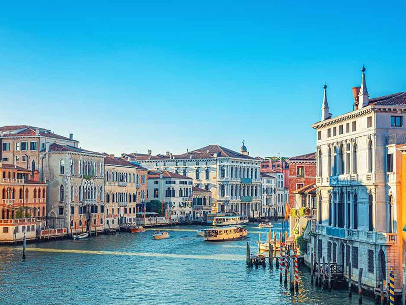 İtalya Serüveni Turu Corendon Hava Yolları ile 7 Gece İzmir Hareketli BGY-NAP - 2026 Dönemi