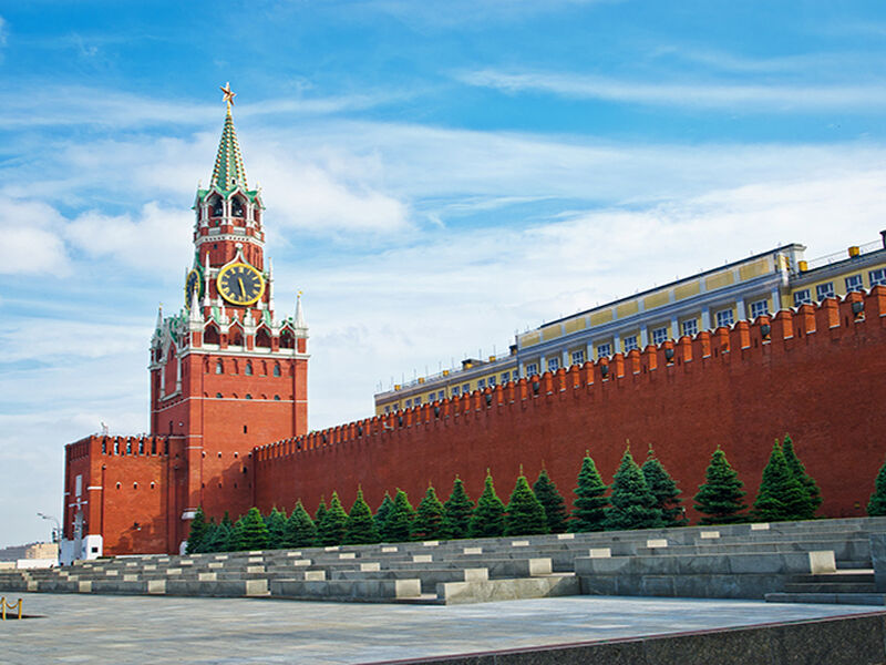 KRALİÇE: ST PETERSBURG PC (LED)