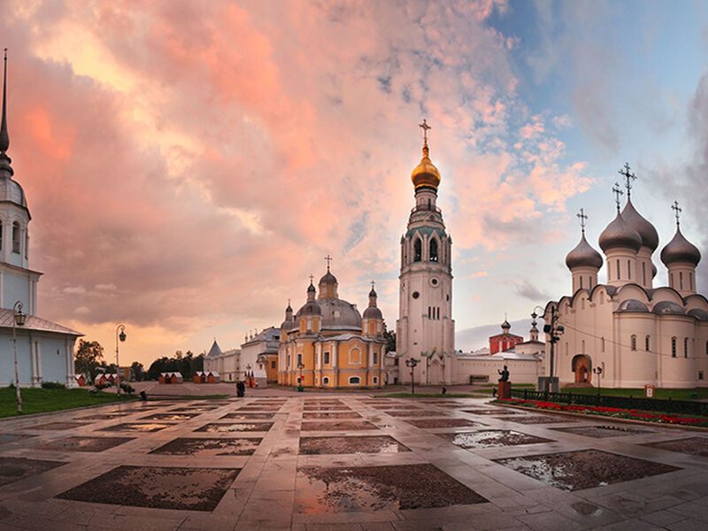 VİZE DAHİL BİR RUSYA MASALI TURU Moskova & St. Petersburg