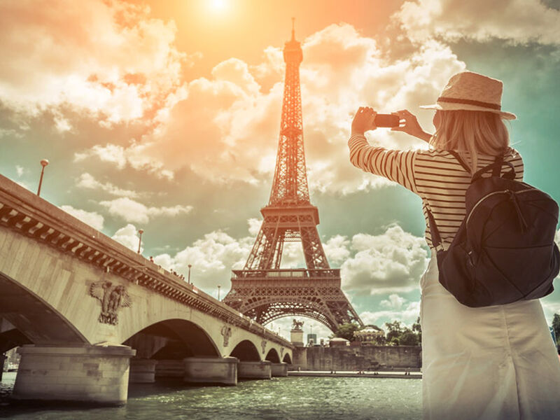 Paris & Disneyland Serüveni Turu Türk Hava Yolları ile 3 Gece (CDG-CDG)