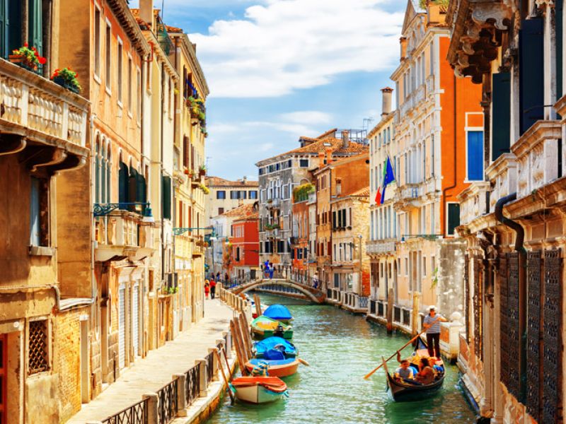 Milano Serüveni Corendon Hava Yolları ile 3 Gece MXP-MXP